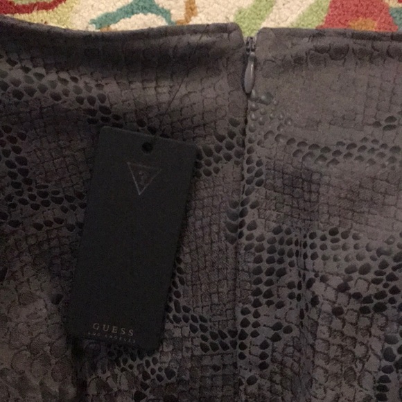 NWT Guess Snakeskin Circle Skirt - Picture 3 of 3